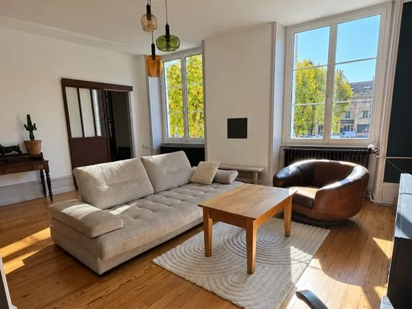 Grand appartement rénové de 127 m²
