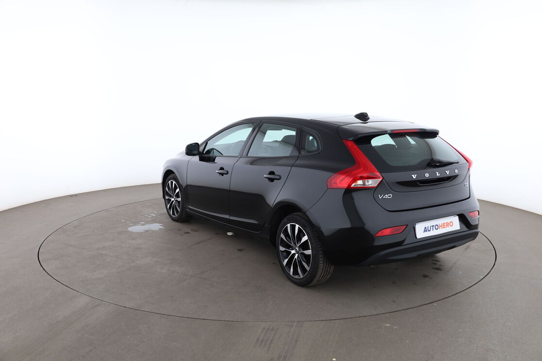 Volvo V40 2.0 T2 Signature Edition — photo 3