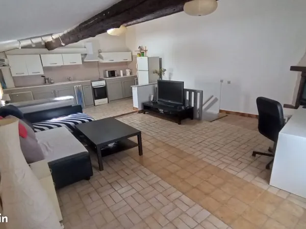 Maison de ville proche Mèze et Pézenas (total 102m2) , 70m2 carrez + garage 32m2