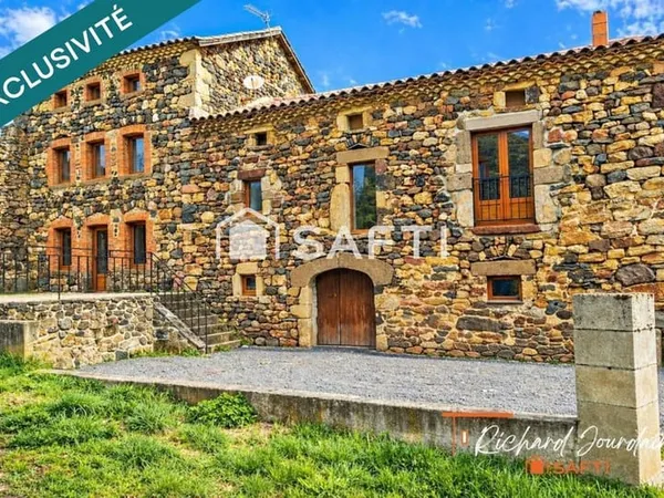 Beau corps de ferme avec une partie habitable de 130 m²