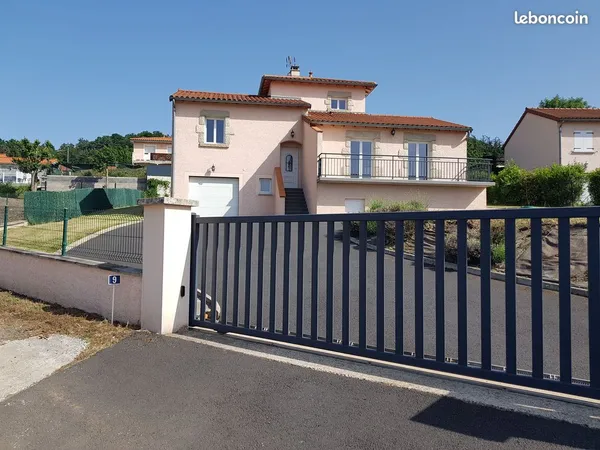 Maison hauteur de vals, (chirel)