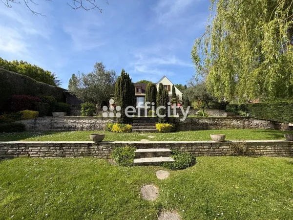 Maison 8 pièces 230 m²