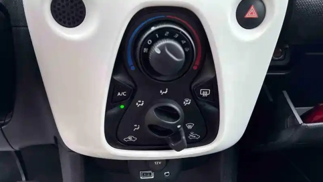 Citroën C1 puretech 82 — photo 19
