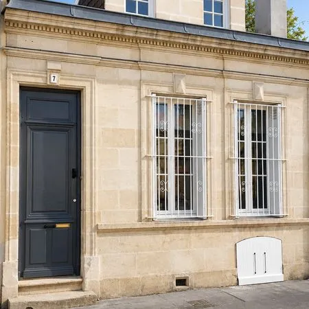 1 chambre 20m2 à louer 600 euros tout compris dans maison meublée 130m², 4 chambres avec jardin- Qua