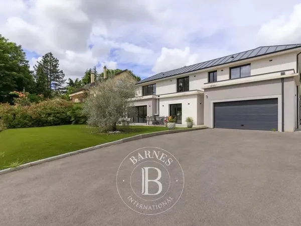 Villiers sur Orge - Maison contemporaine de 235 m² - Terrain de 1 117 m² piscinable - Jacuzzi