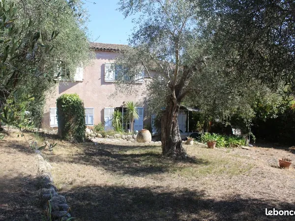 Villa 5 pièces 140 m²