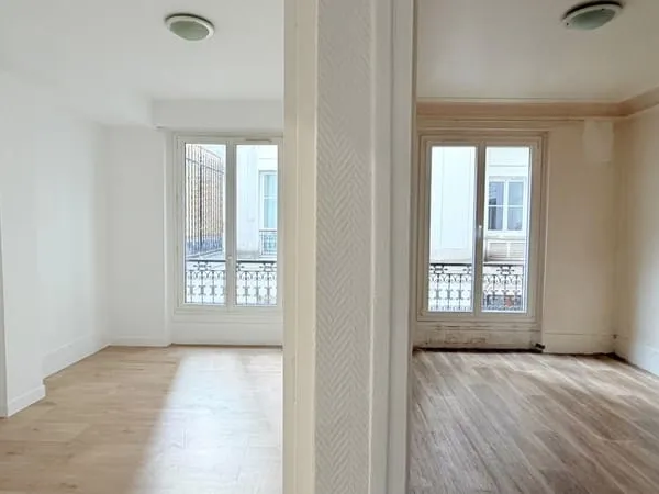 2 pièces PARIS 11 rue Camille Crespin du Gast