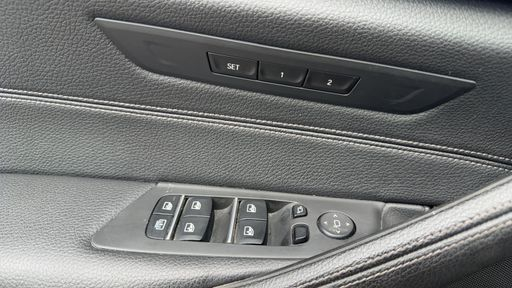 BMW Serie 5 518d 150 Steptronic8 - M Sport – 2020 – 138900 km – Diesel – Boîte Automatique — photo 12