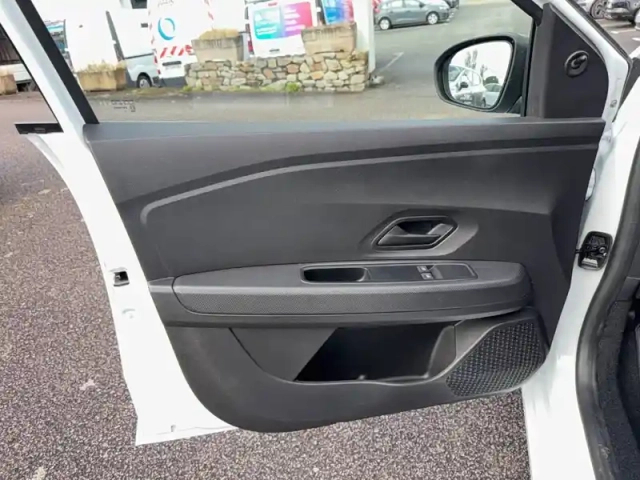Dacia Sandero eco-g 100 — photo 57