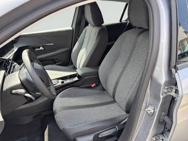 Peugeot 208 electrique 54 kwh 156ch — photo 11