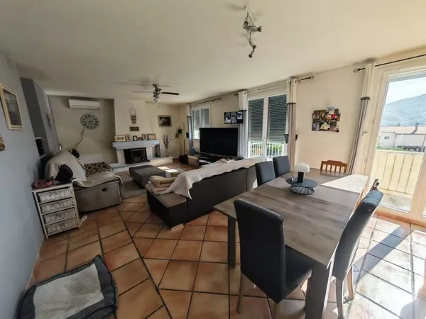 Duplex de 147,59 m²  5 chambres, terrasse, balcon et deux garages