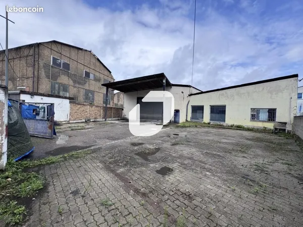 Local d'activité 2 160 m²