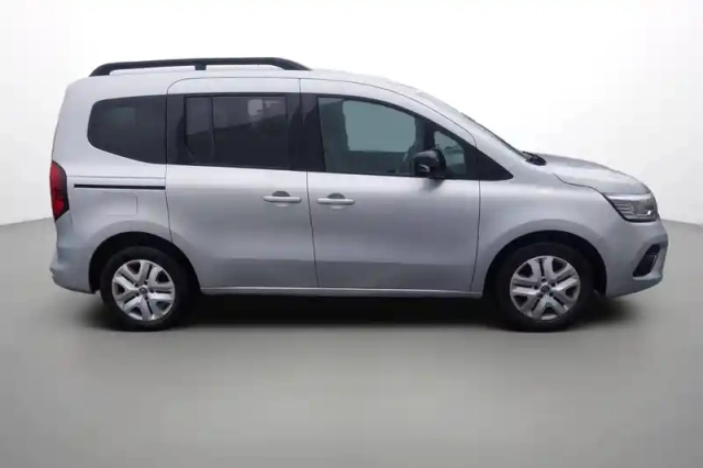 Renault Kangoo blue dci 115 — photo 16