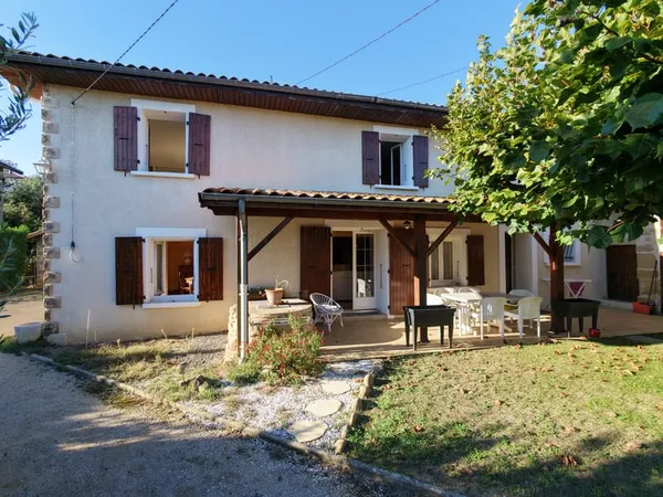 Maison de charme 126 m² avec jardin arboré et grand hangar de 66 m² - St Donat sur l'Herbasse