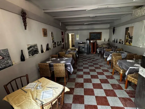 Fonds de commerce Pizzeria / Restaurant 100 m² - Orange (84100) - Loyer 600