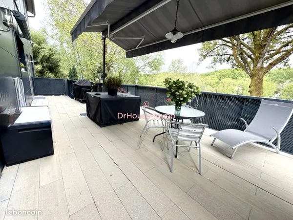 Propriété 7 pièces 174 m²