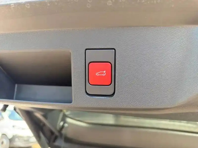 Citroën C5 Aircross hybride rechargeable 195 ch e-eat7 — photo 20