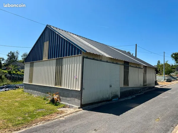 Local 130 m² ERNEE