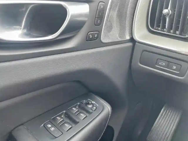 Volvo Xc60 t6 hybride rechargeable 253 + 145ch ultra style dark geartronic 8 awd — photo 11