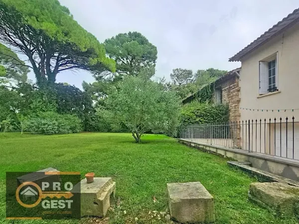 Propriété 17 pièces 585 m²