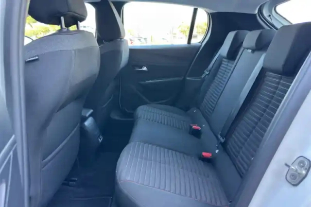 Peugeot 208 electrique 50 kwh 136ch — photo 12