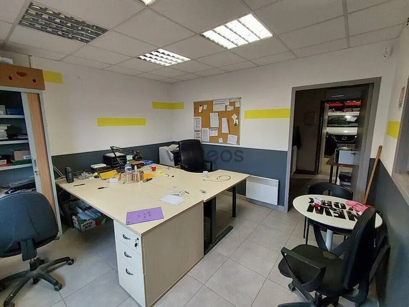 Photo 3