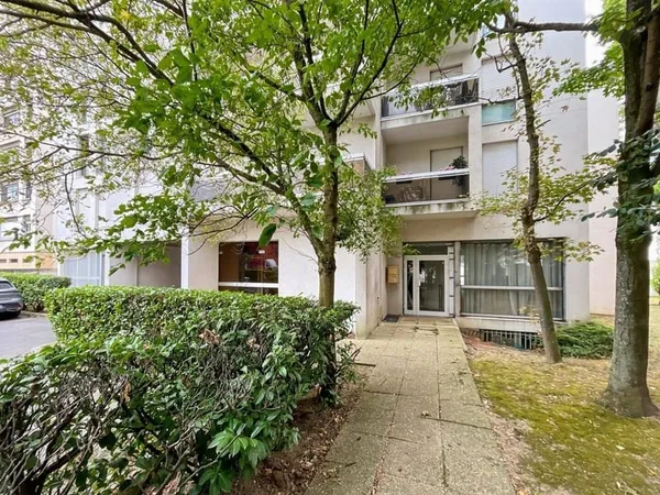 Bureaux 77 m²
