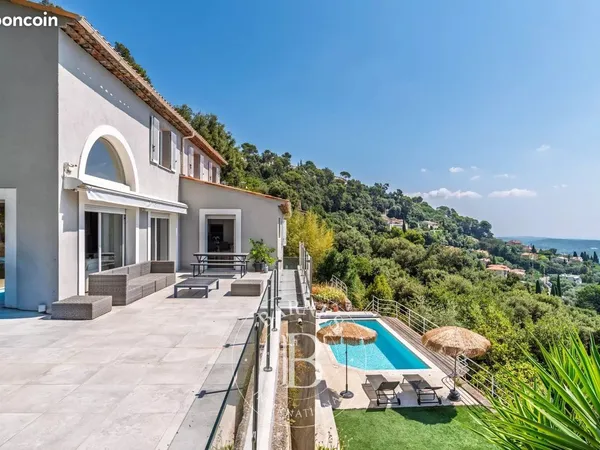 Villa 7 pièces 221 m²