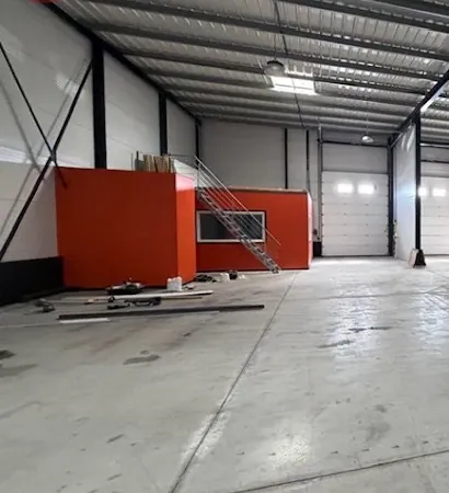 Local 1 pièce 255 m²