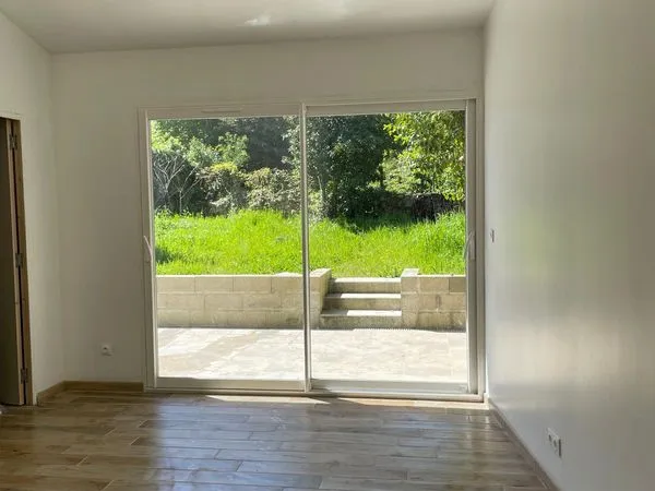 💎 Grand T2 avec Garage privée et Terrain