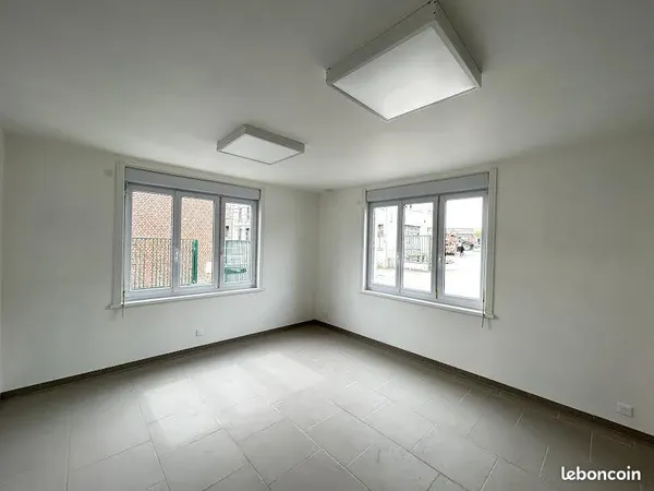 Bureaux 61 m² Saint-Souplet