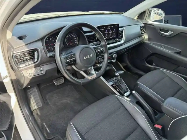 Kia Stonic 1.0 t-gdi 120 ch mhev dct7 — photo 17