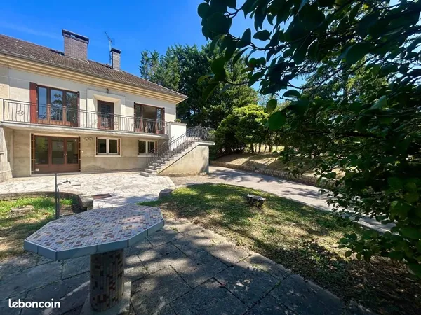 Maison 5 pièces 288 m²