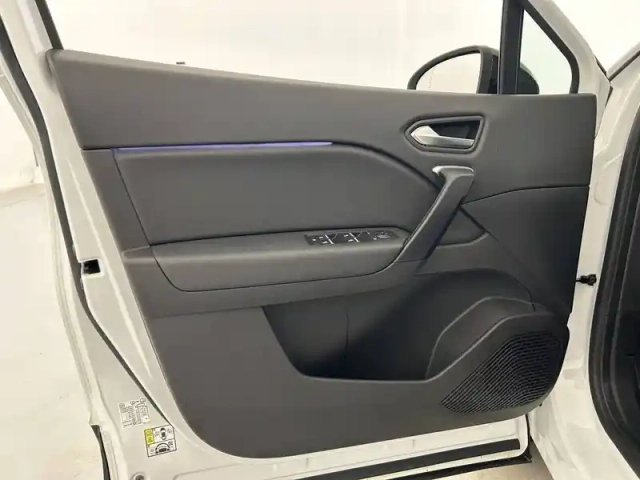 Renault Captur e-tech 145 - 21 — photo 11