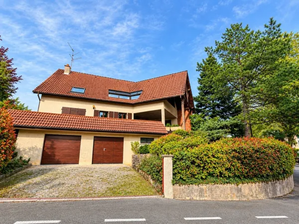 Maison 6 pièces 165 m²