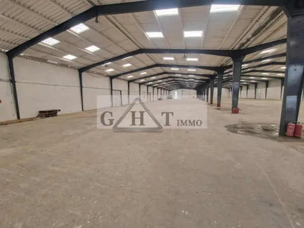 ENTREPOT INDEPENDANT 4230 M² A VENDRE ANGERVILLE