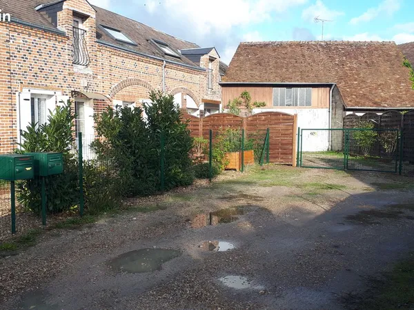 Maison a LOUER centre ville de LIGNY LE RIBAULT
