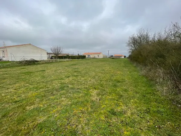 Arces Terrain constructible de 1445 m2