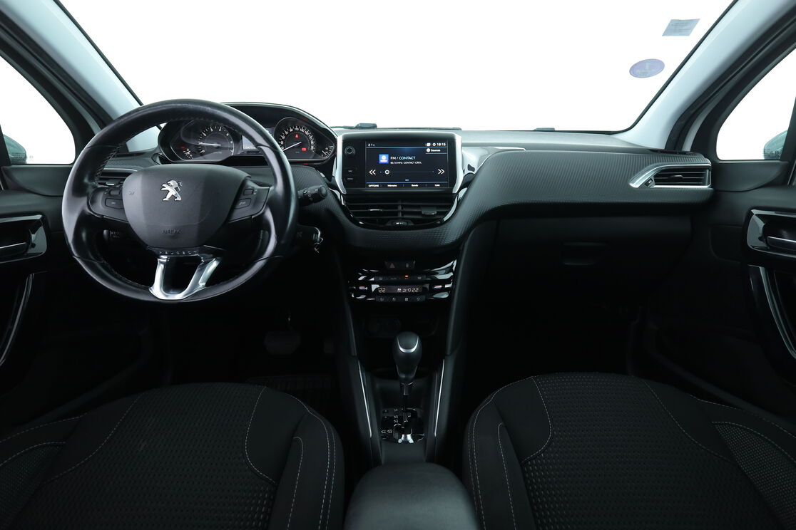 Peugeot 208 1.2 PureTech Allure EAT6 — photo 11