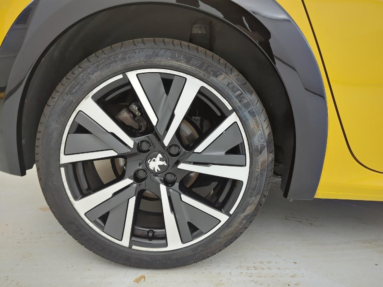 Peugeot 208 puretech 100 s&s eat8 gt — photo 32