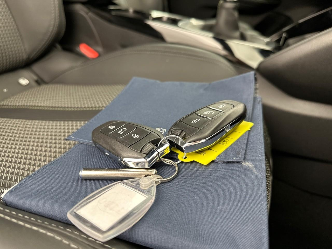 Peugeot 208 puretech 100 s&s bvm6 gt line — photo 36