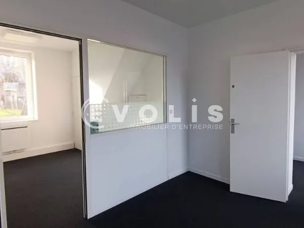 Bureau 61 m²