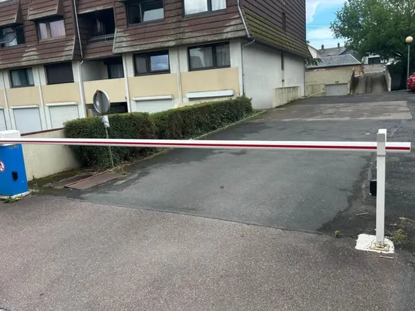 Place de parking en extérieur