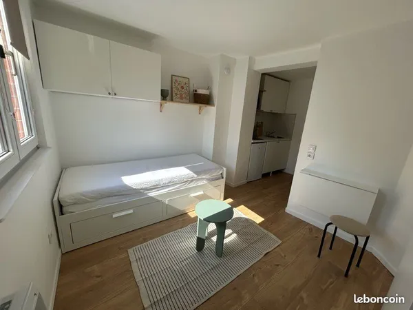Studio meublé Montebello