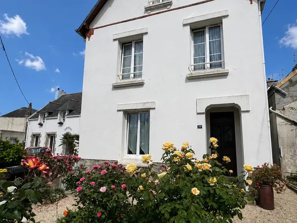 EXCLUSIVITÉ - CHARMANTE MAISON DE PAYS - 125 M² - STUDIO INDÉPENDANT