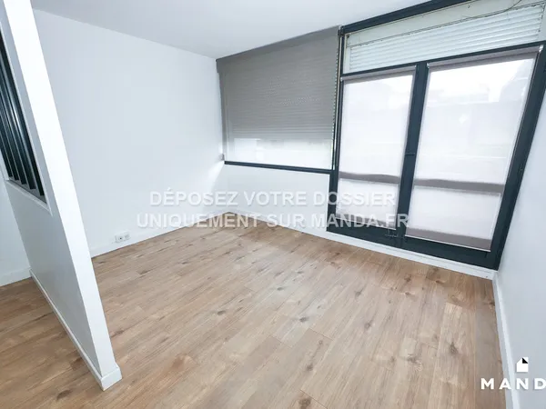 APPARTEMENT 3 PIÈCES RÉNOVÉ - HYPER CENTRE DE VALENCIENNES ✨ CALME • LUMINEUX • PARKING EN OPTION