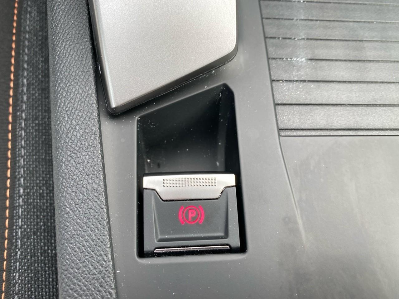 Peugeot 308 1.2 hybrid 145ch style e-dcs6 — photo 28