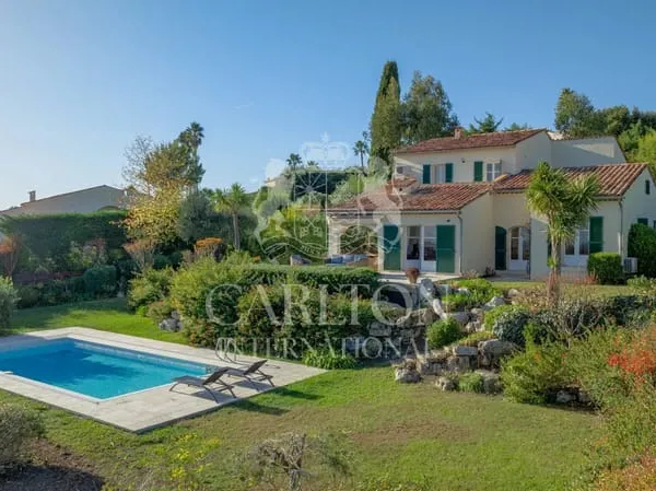 VALBONNE - Villa provençale avec vue panoramique mer au sein d'un domaine privé de prestige avec ten