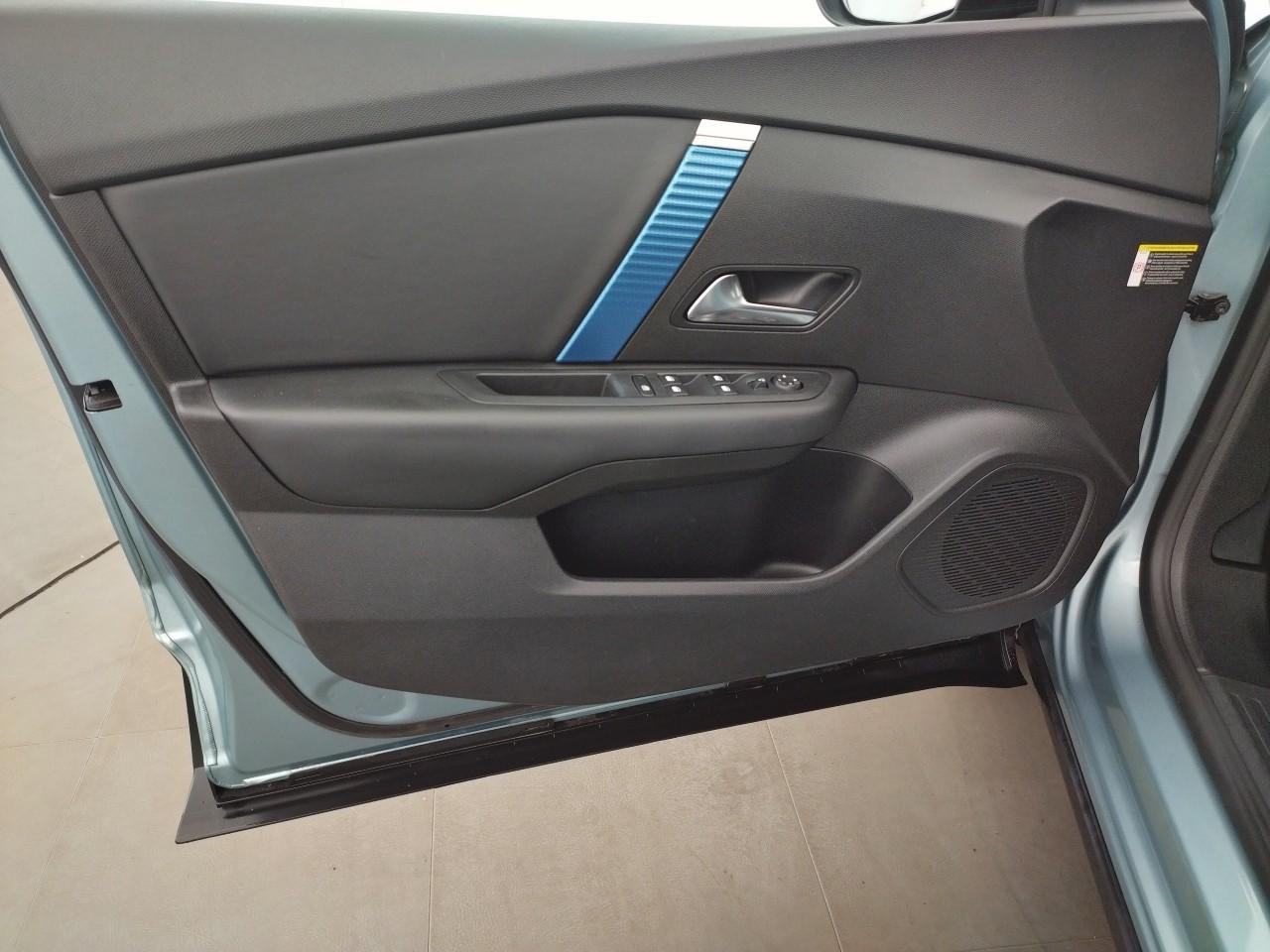 Citroën C4 e-c4 136 ch automatique feel pack — photo 23