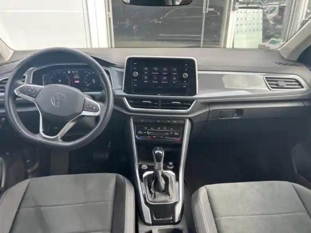 Volkswagen T-Roc 1.5 tsi evo 150ch style dsg7 — photo 18